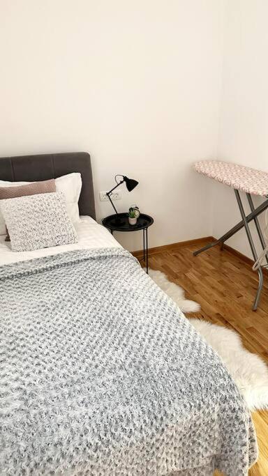 New Modern Accommodation In City Меткович Экстерьер фото