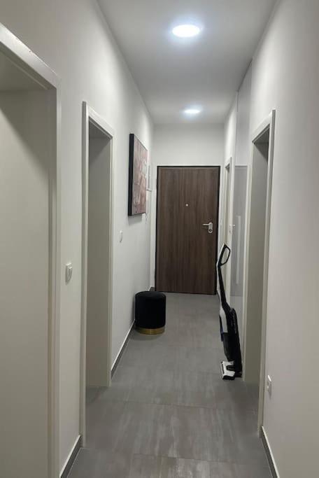 New Modern Accommodation In City Меткович Экстерьер фото