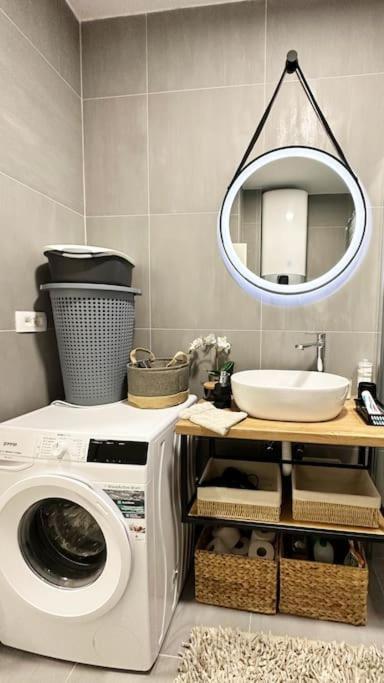 New Modern Accommodation In City Меткович Экстерьер фото